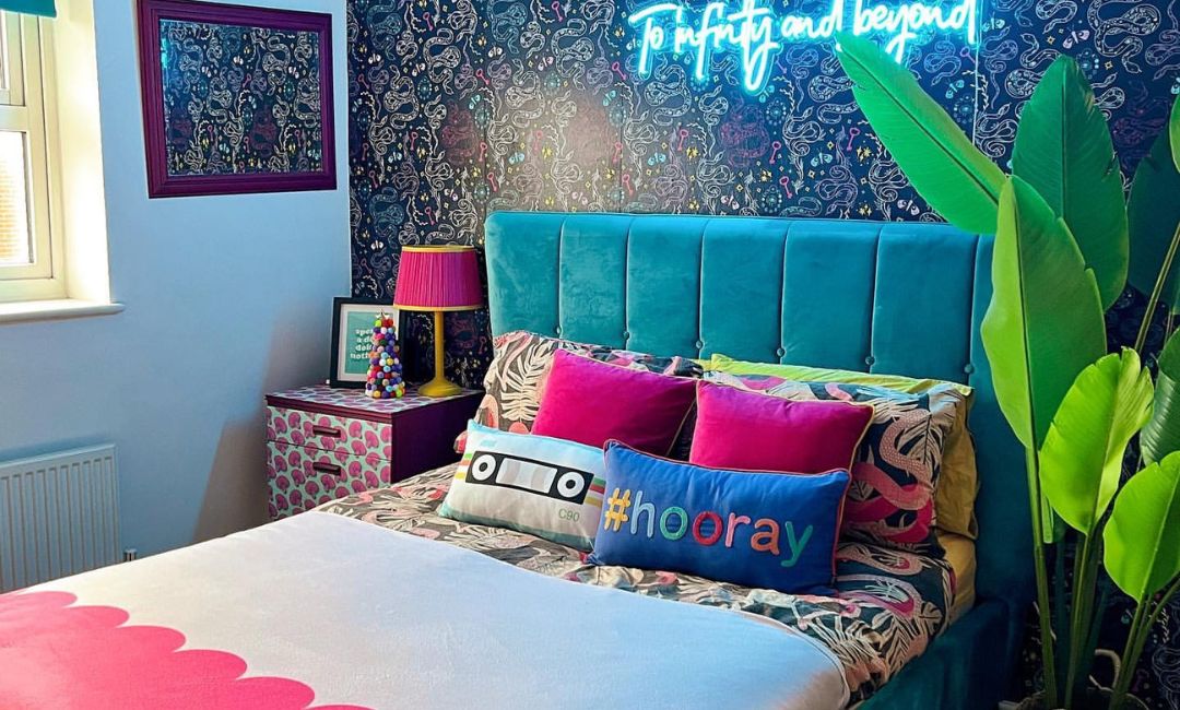 Transform Your Space into a Colourful Oasis of Happiness: Tips and Tricks for Creating a Unique and Playful Bedroom