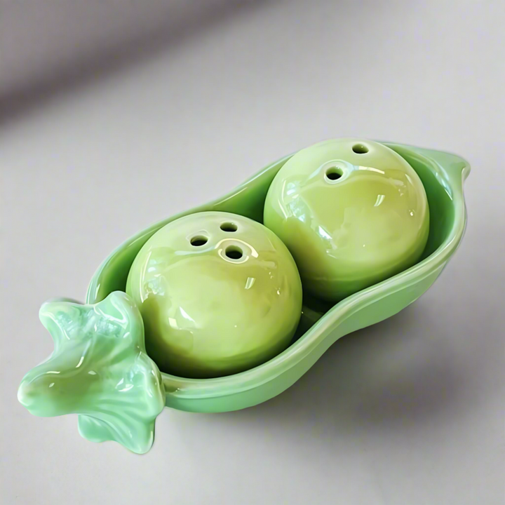 Peas In a Pod Salt And Pepper Shaker