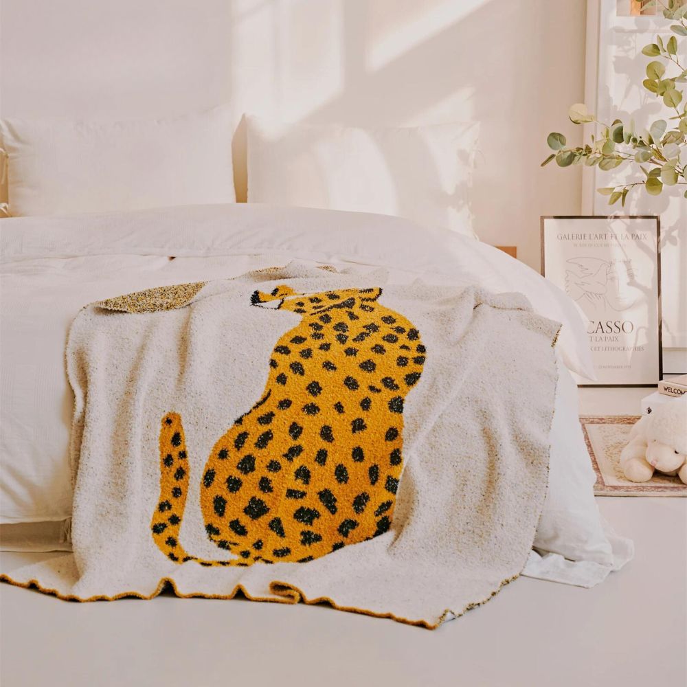 Sitting Leopard Fluffy Blanket - Yililo