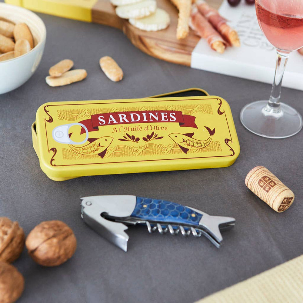 Sardine-shaped corkscrew and bottle opener in retro metal gift tin