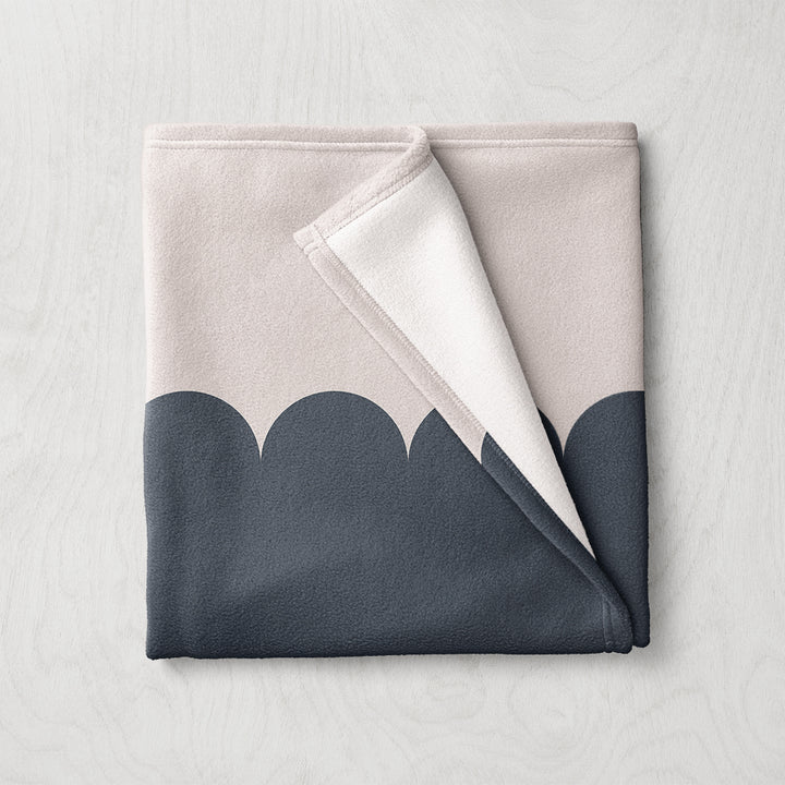 Grey Horizontal Scallop Blanket - Yililo