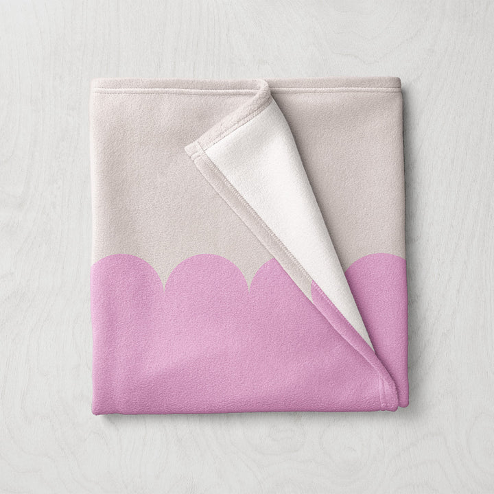 Pink Horizontal Scallop Blanket - Yililo