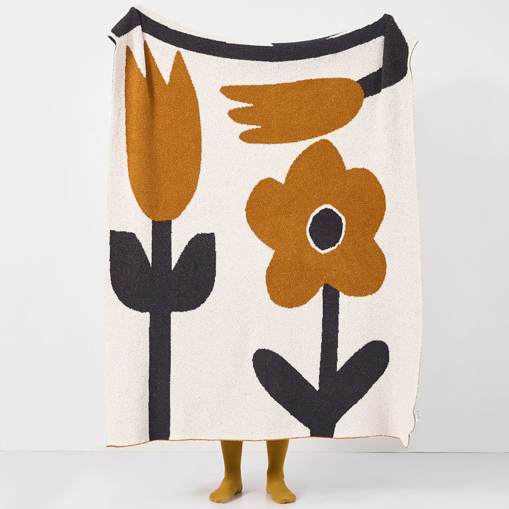 Nordic Big Flower Knitted Blanket