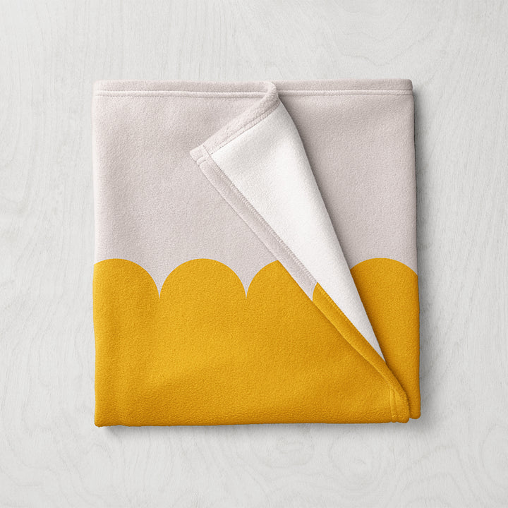 Yellow Horizontal Scallop Blanket - Yililo