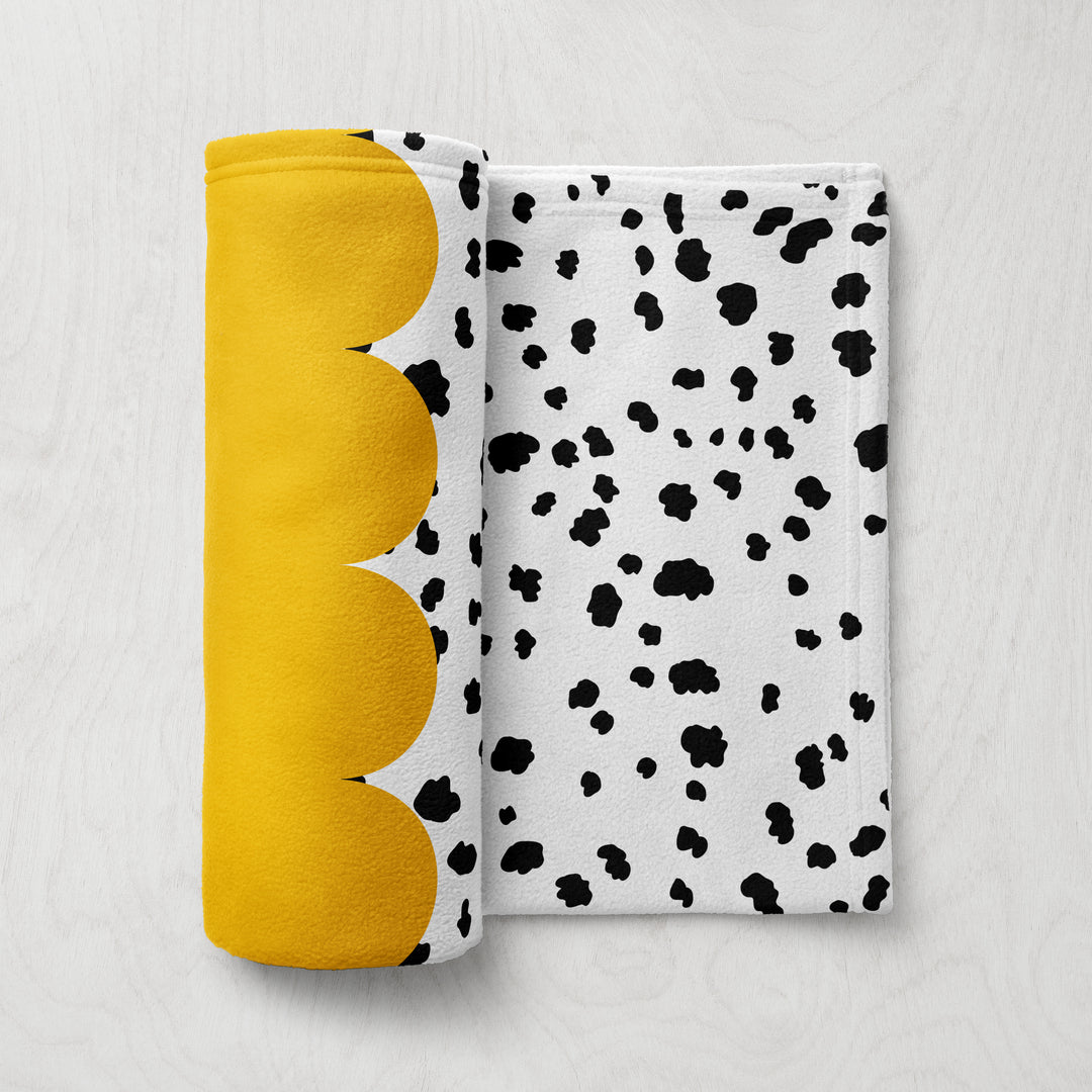 Yellow Spotted Scallop Fleece Blanket - Yililo