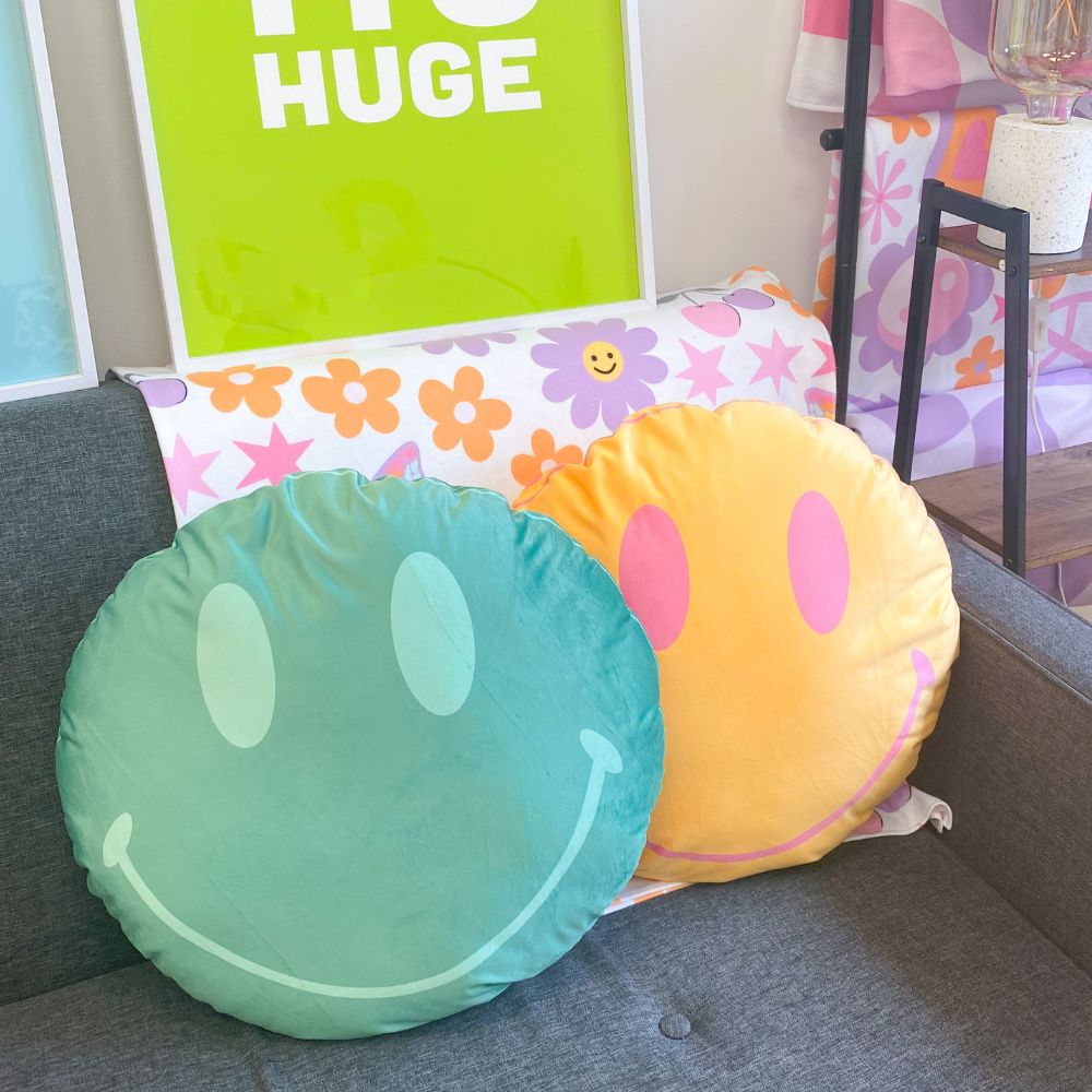 90s Green Smiley Custom Cushion - Yililo